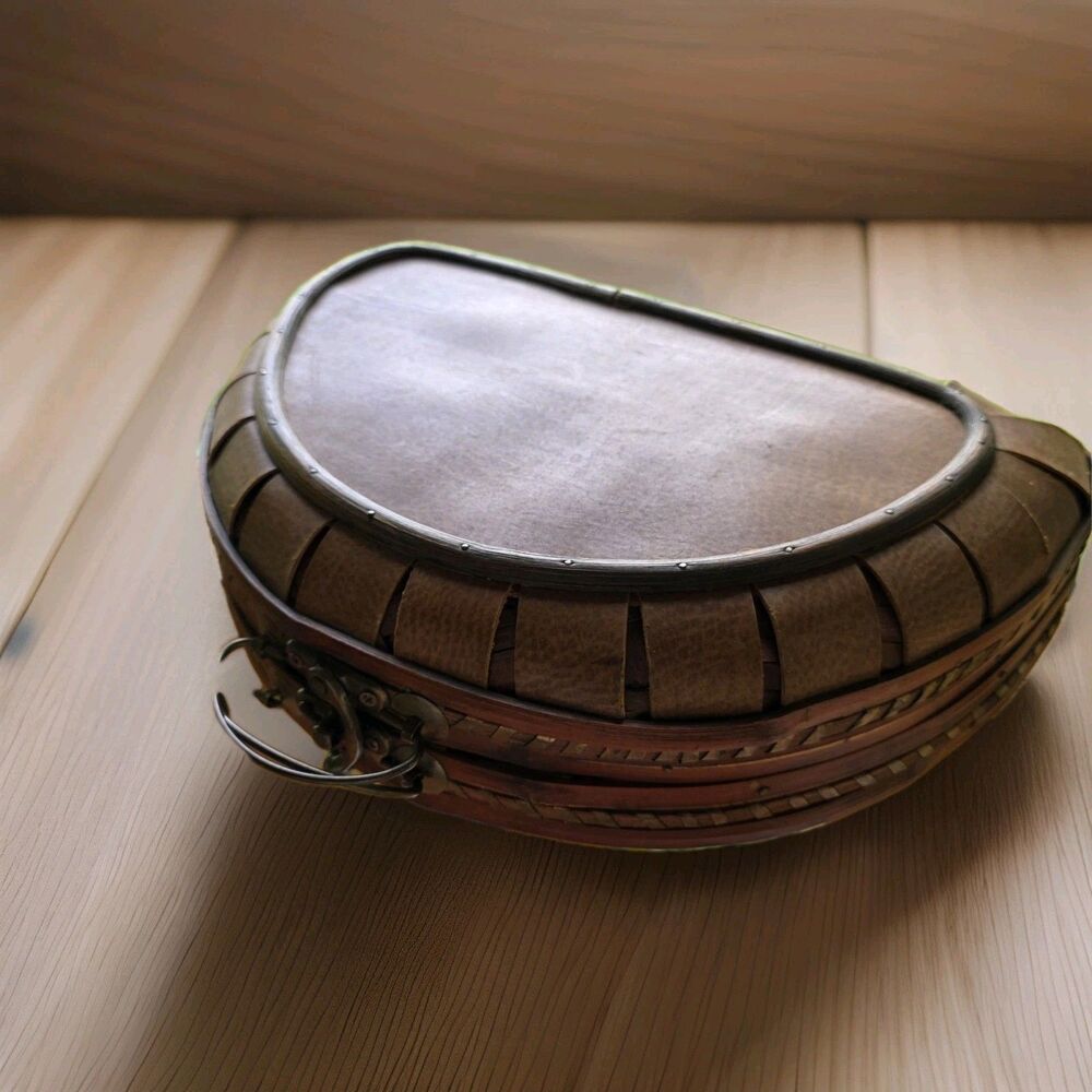 Vintage Handmade Wicker Woven Clamshell Purse Basket W/ Metal Latch & Handle 19” - Picture 3 of 3